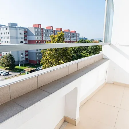 Lejlighed Private 1 Km From Center With Kitchen Bratislava