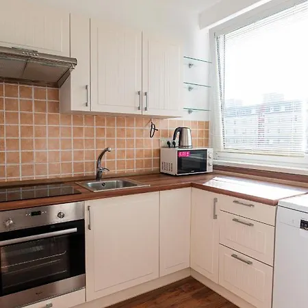 아파트 Private 1 Km From Center With Kitchen 브라티슬라바